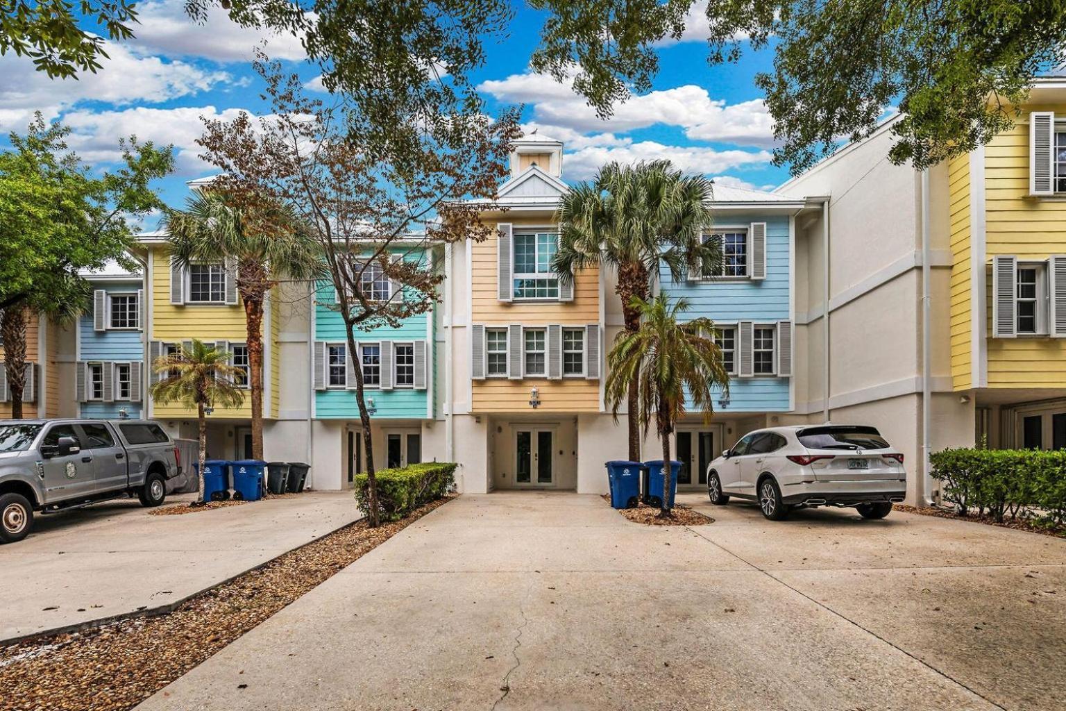 Mariners Perfect For Two Families, In-laws Quarters *