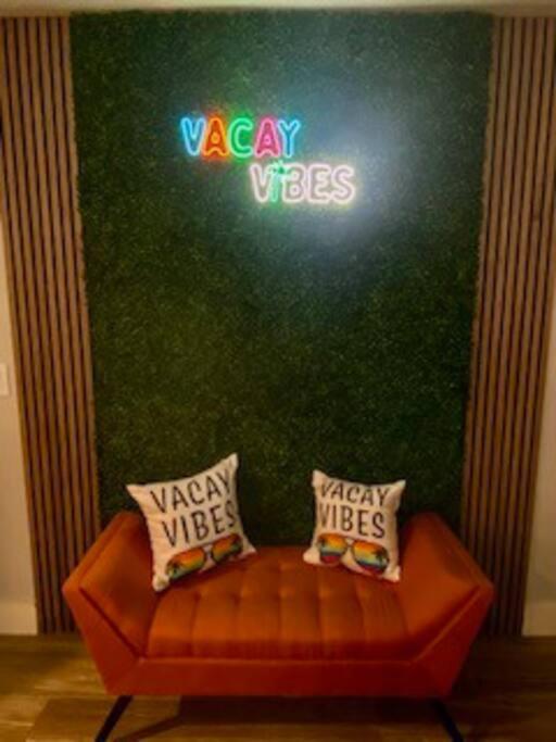 Holiday home Vacay Vibes-2 Pools, Pickleball, Coffee Bar, 2 Jacuzzis, Food Truck