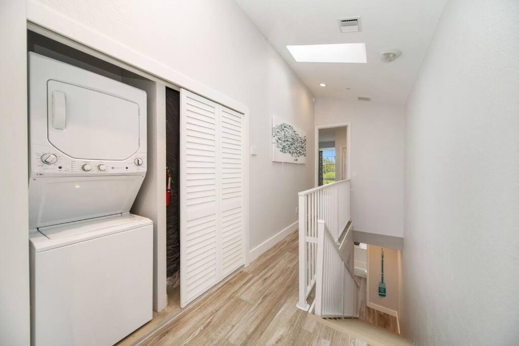 Holiday home Vacay Vibes-2 Pools, Pickleball, Coffee Bar, 2 Jacuzzis, Food Truck Key Largo