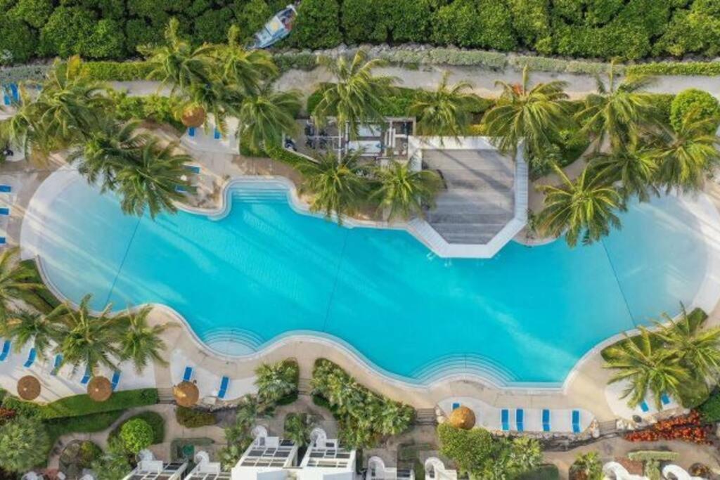 Vacay Vibes-2 Pools, Pickleball, Coffee Bar, 2 Jacuzzis, Food Truck