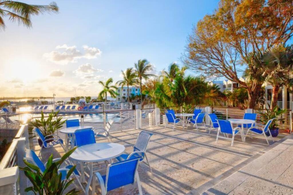 Vacay Vibes-2 Pools, Pickleball, Coffee Bar, 2 Jacuzzis, Food Truck Key Largo