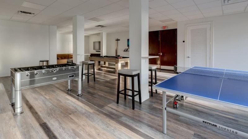 Vacay Vibes-2 Pools, Pickleball, Coffee Bar, 2 Jacuzzis, Food Truck Key Largo