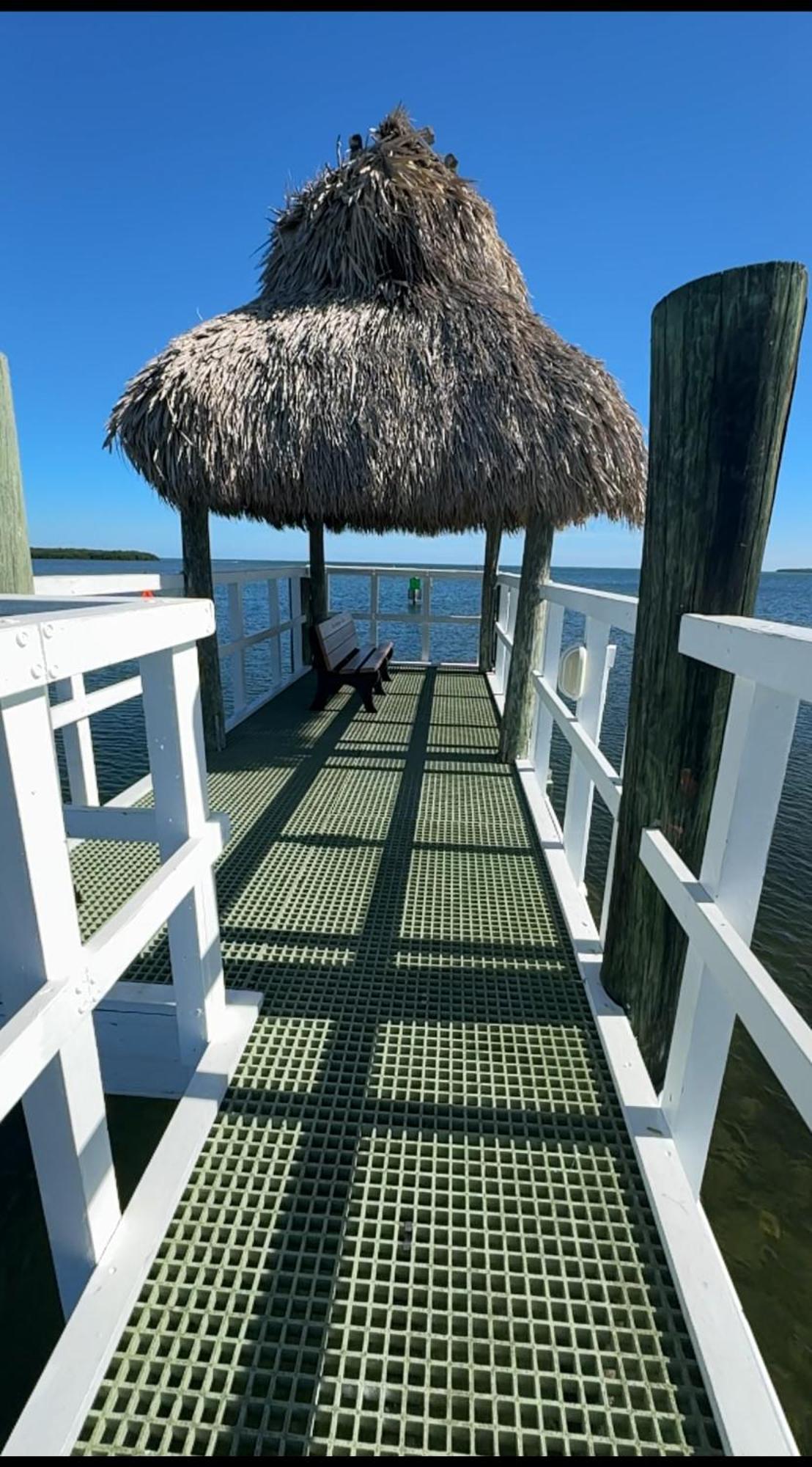 Vacay Vibes-2 Pools, Pickleball, Coffee Bar, 2 Jacuzzis, Food Truck Holiday home Key Largo