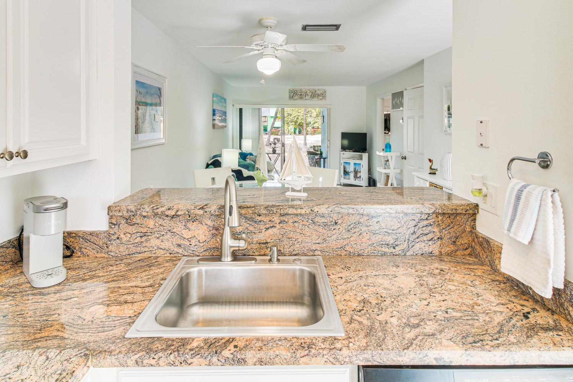 Apartment Marina And Pool Access On-site Escape Key Largo