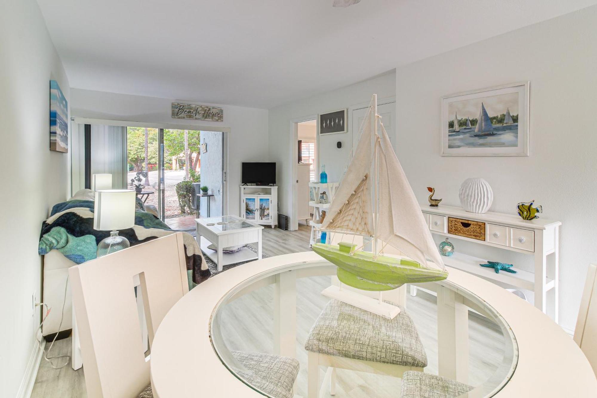 Marina And Pool Access On-site Escape